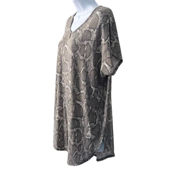 Bombom Women's Short Sleeve Snakeskin Print Shirt Top Blouse V-Neck Size… - Picture 3 of 13